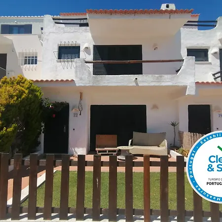 Torralta Tower House